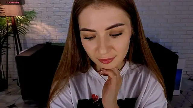 Adelyna Bird online show from March 16, 10:55 am