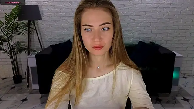 Adelyna Bird online show from September 16, 6:14 am