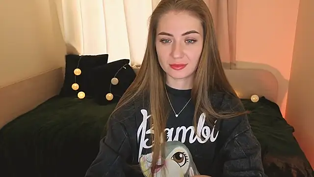 Adelyna Bird online show from December 2, 7:36 am