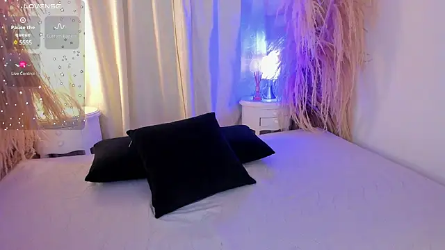 KendalEvanz online show from December 16, 1:43 pm