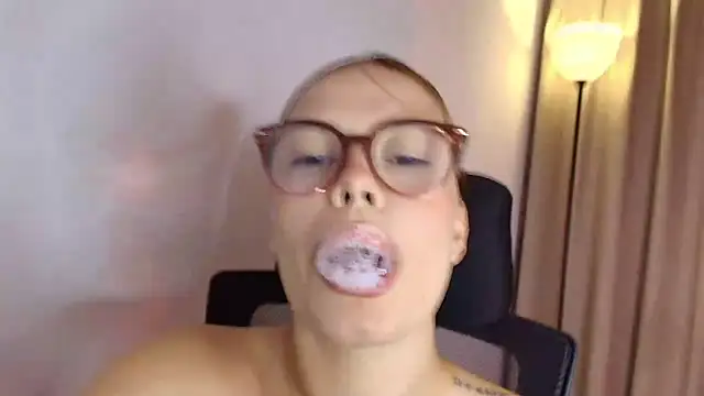 lisbet21x online show from March 5, 11:01 pm