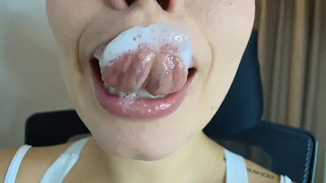 lisbet21x online show from March 22, 2:20 pm