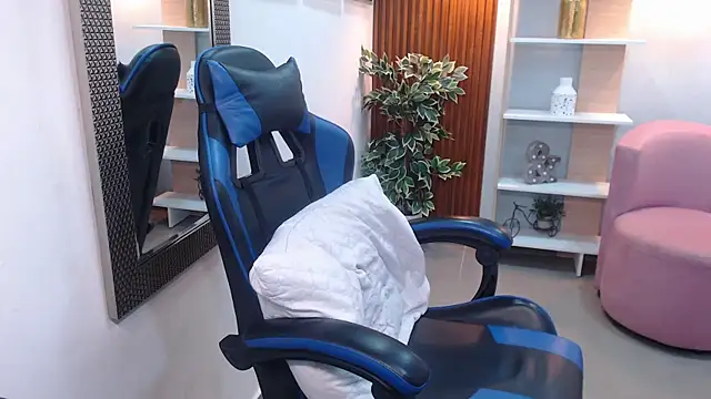 Kenya--Buhle online show from September 20, 11:11 am