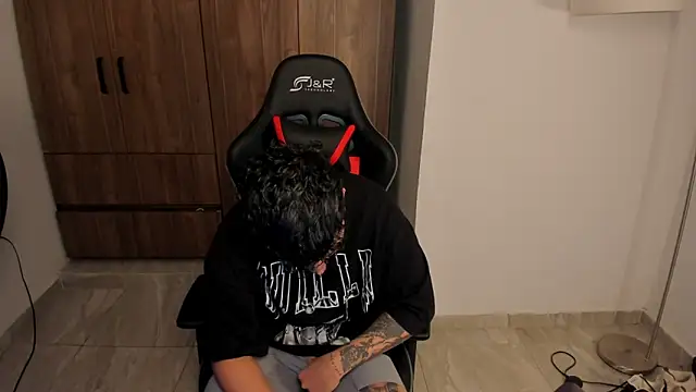 Snapshot of Jake_simons chatting on November 9, 12:53 am Jake simons online show from November 9, 12:53 am