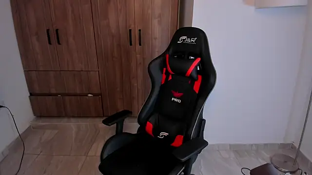 Snapshot of Jake_simons chatting on November 17, 2:06 am Jake simons online show from November 17, 2:06 am