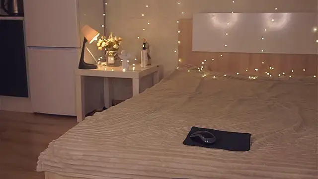 Snapshot of missbeatriss chatting on December 14, 4:09 pm missbeatriss online show from December 14, 4:09 pm