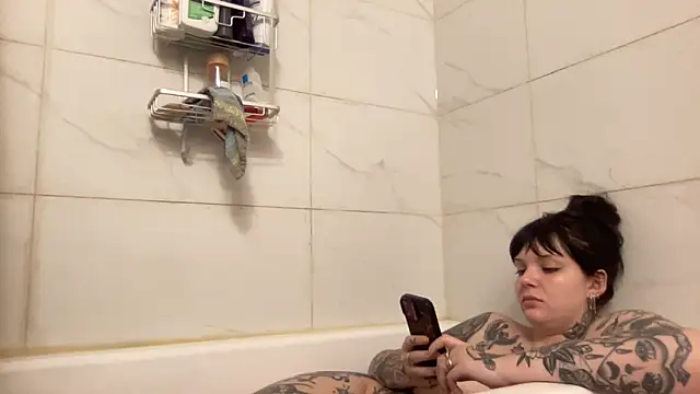 SweetMaisie online show from March 8, 2:15 am