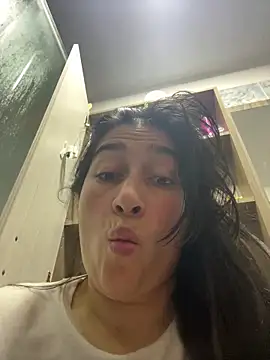 Snapshot of andreaisis2 chatting on April 27, 4:49 pm andreaisis2 online show from April 27, 4:49 pm