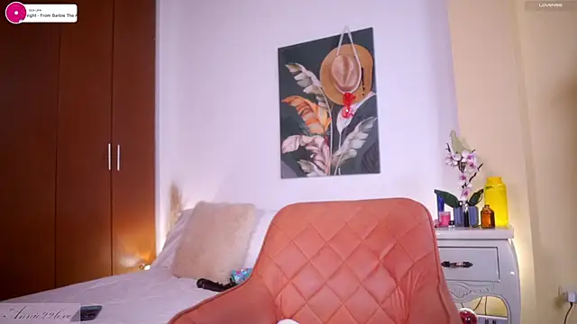 annie22love online show from February 19, 8:20 pm