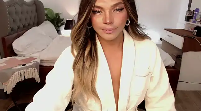 liaa lurrecams online show from January 24, 3:45 pm