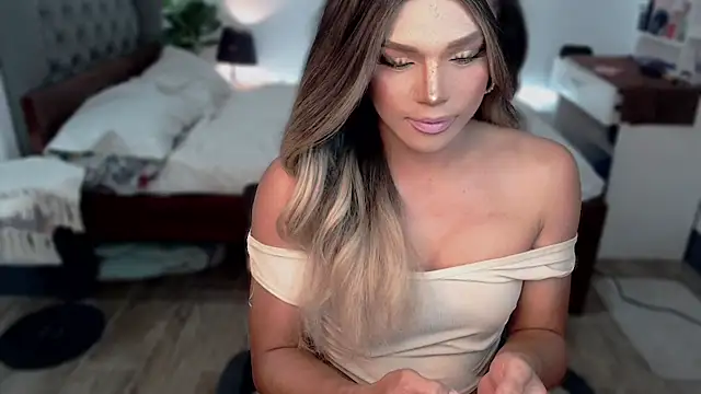 liaa lurrecams online show from September 12, 10:15 am