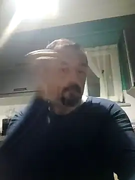 Snapshot of serkan201852 chatting on February 22, 10:42 pm serkan201852 online show from February 22, 10:42 pm