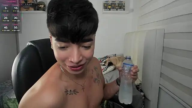 santy7v7 online show from February 17, 1:40 pm