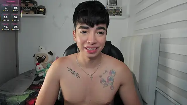 santy7v7 online show from April 1, 1:23 pm