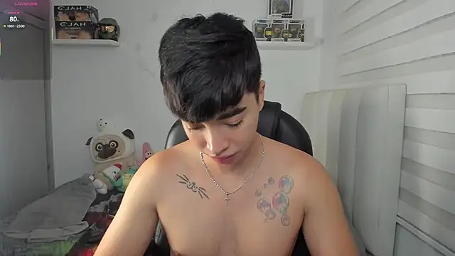 santy7v7 online show from April 8, 1:33 pm