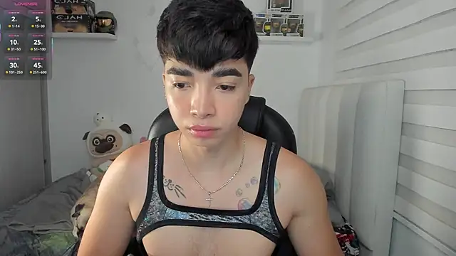 santy7v7 online show from April 12, 1:38 pm