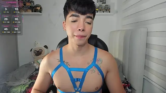 santy7v7 online show from April 18, 1:37 pm