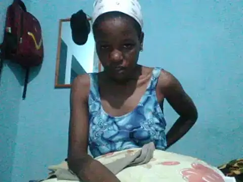 sweetchic  online show from March 18, 11:20 pm