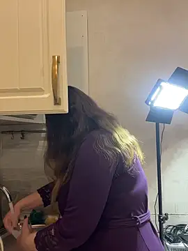 DienkaGreen online show from February 22, 1:53 pm