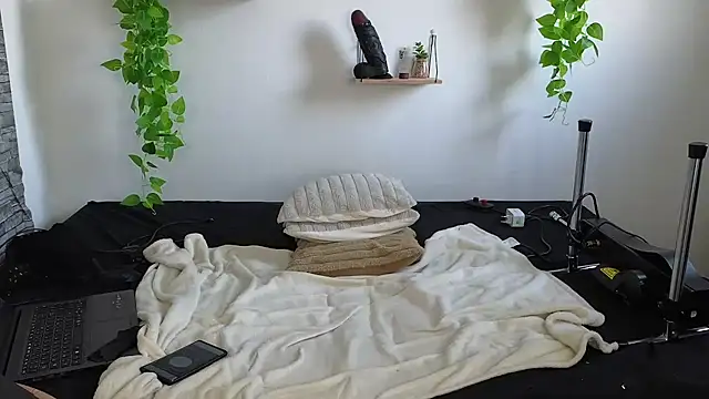 Moxxxie online show from March 3, 4:35 pm