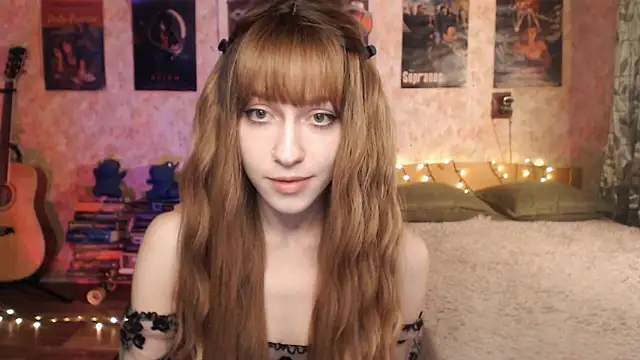 Friendly Ellie online show from December 12, 12:16 am