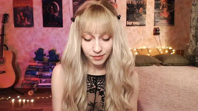 Friendly Ellie online show from January 9, 3:15 am