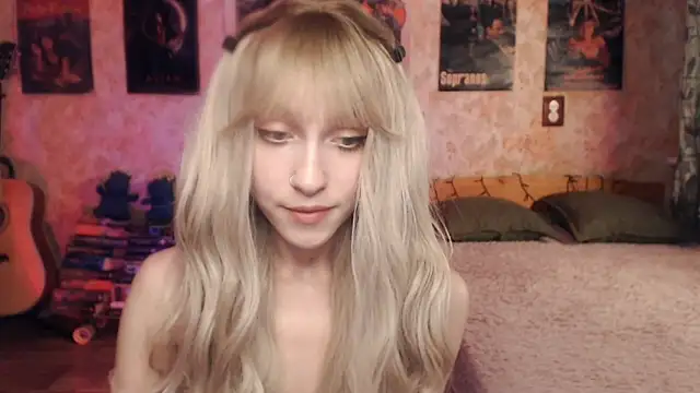 Friendly Ellie online show from March 21, 3:22 am