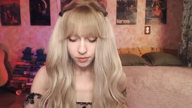 Friendly Ellie online show from March 21, 11:12 pm