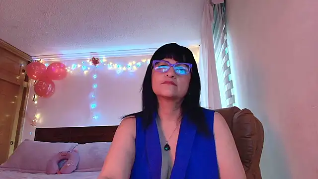 Snapshot of ISABEEL_SOFIA01 chatting on February 24, 12:36 pm ISABEEL SOFIA01 online show from February 24, 12:36 pm