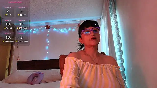 Snapshot of ISABEEL_SOFIA01 chatting on February 27, 2:39 pm ISABEEL SOFIA01 online show from February 27, 2:39 pm