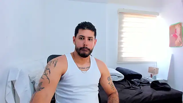 Justyn Torres online show from November 21, 4:38 pm