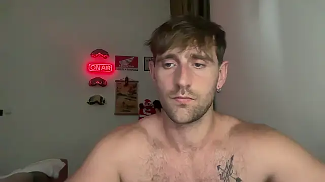 lukegunn online show from April 16, 1:28 am