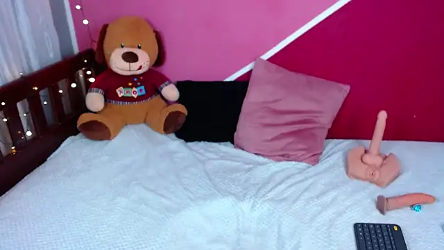 Queenamazon1 online show from March 23, 9:10 am