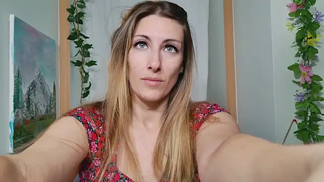 victorialotus online show from February 1, 7:05 am