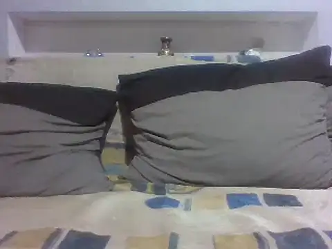 Snapshot of aroj95 chatting on September 12, 11:15 pm aroj95 online show from September 12, 11:15 pm