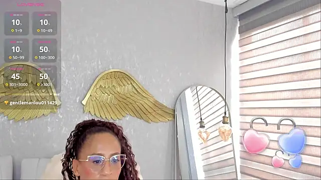 Snapshot of EmmaFerrary chatting on November 6, 7:15 pm EmmaFerrary online show from November 6, 7:15 pm