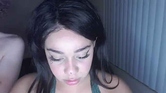 Snapshot of alexiajames99 chatting on February 27, 6:50 am alexiajames99 online show from February 27, 6:50 am