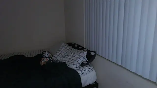 Snapshot of alexiajames99 chatting on February 27, 9:54 am alexiajames99 online show from February 27, 9:54 am
