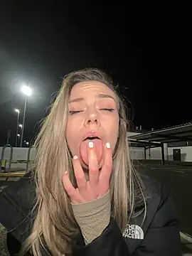 Snapshot of HopeHeaven chatting on February 1, 9:19 pm HopeHeaven online show from February 1, 9:19 pm