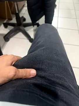 MAHKE12 online show from November 24, 2:39 pm