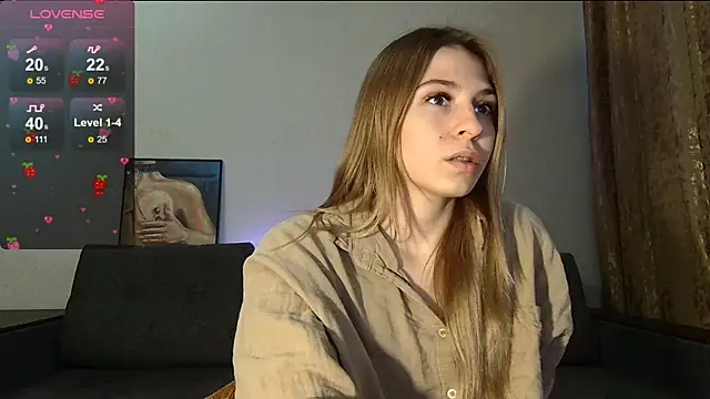 LovelyKatea online show from February 7, 11:45 am