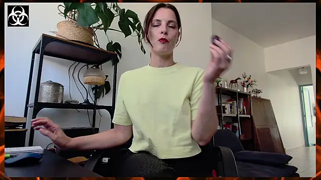 Snapshot of LanaCorona chatting on September 19, 1:01 pm LanaCorona online show from September 19, 1:01 pm
