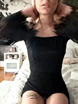 MarikaWild93 online show from May 8, 9:09 pm