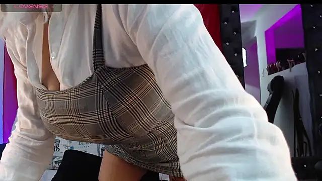 kimberlybirdx online show from November 9, 9:35 pm