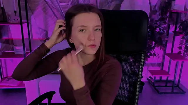 Snapshot of JennyDens chatting on December 19, 2:45 am JennyDens online show from December 19, 2:45 am