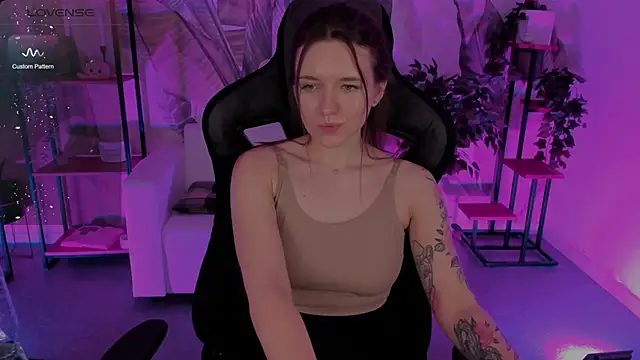 Snapshot of JennyDens chatting on January 16, 3:23 am JennyDens online show from January 16, 3:23 am