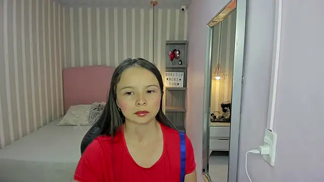 LORELAIGIVEN online show from October 8, 12:25 pm