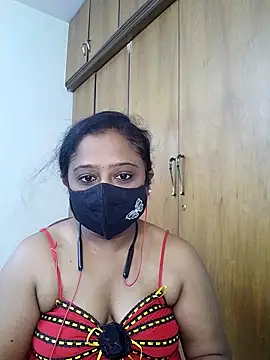 Snapshot of sexynayan23 chatting on May 3, 5:57 am sexynayan23 online show from May 3, 5:57 am