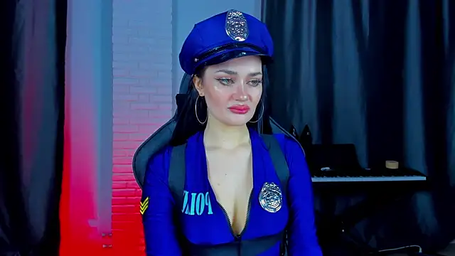 QueenAliss online show from February 6, 2:22 am