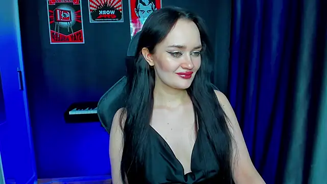 QueenAliss online show from March 22, 7:15 am